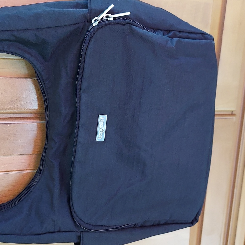 BAGGALLINI CROSSBODY IN BLACK